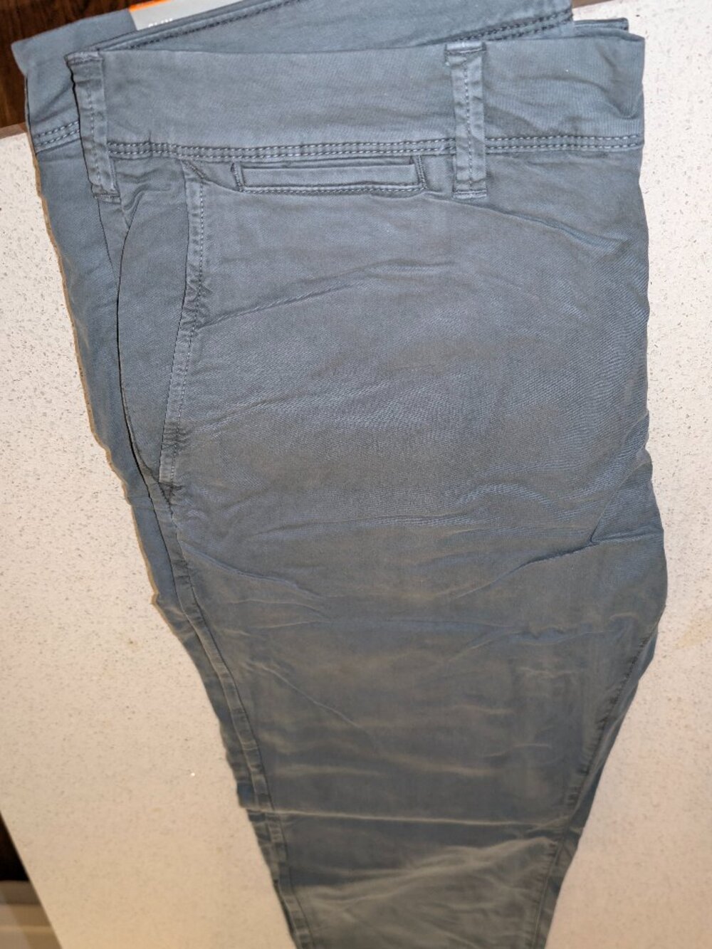 NEW w/Tags-American Eagle Outfitters Mens Slim 34x32 Extreme Flex Green Chinos